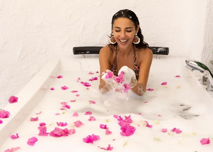 Kont Exclusive Otel *